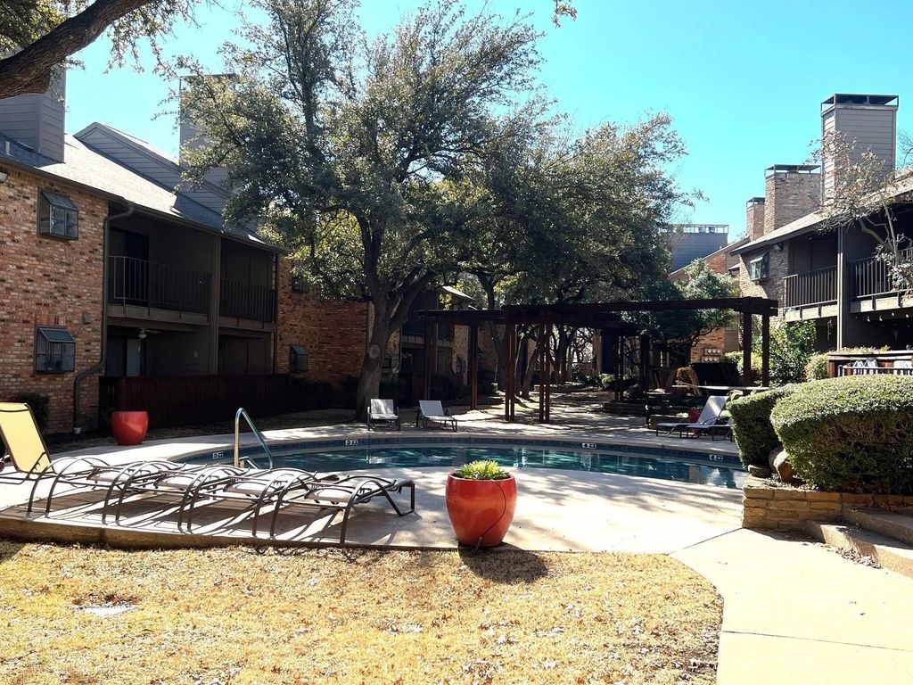 15221 Berry Trail 704, Dallas