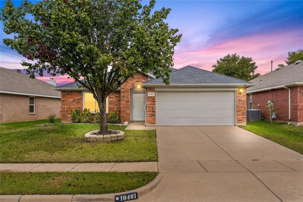 10401 Lake Park Drive, Fort Worth