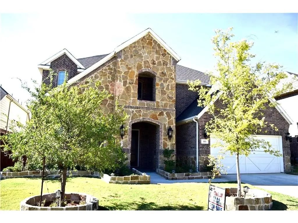 115 Oakwood Lane, Hickory Creek