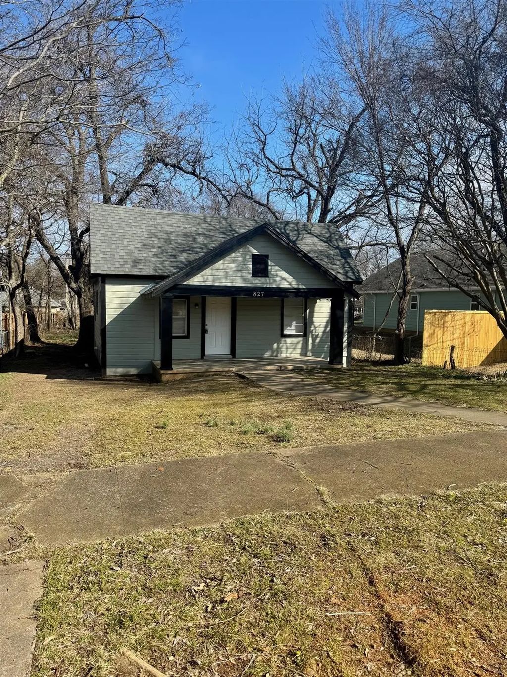 827 W Walker Street, Denison