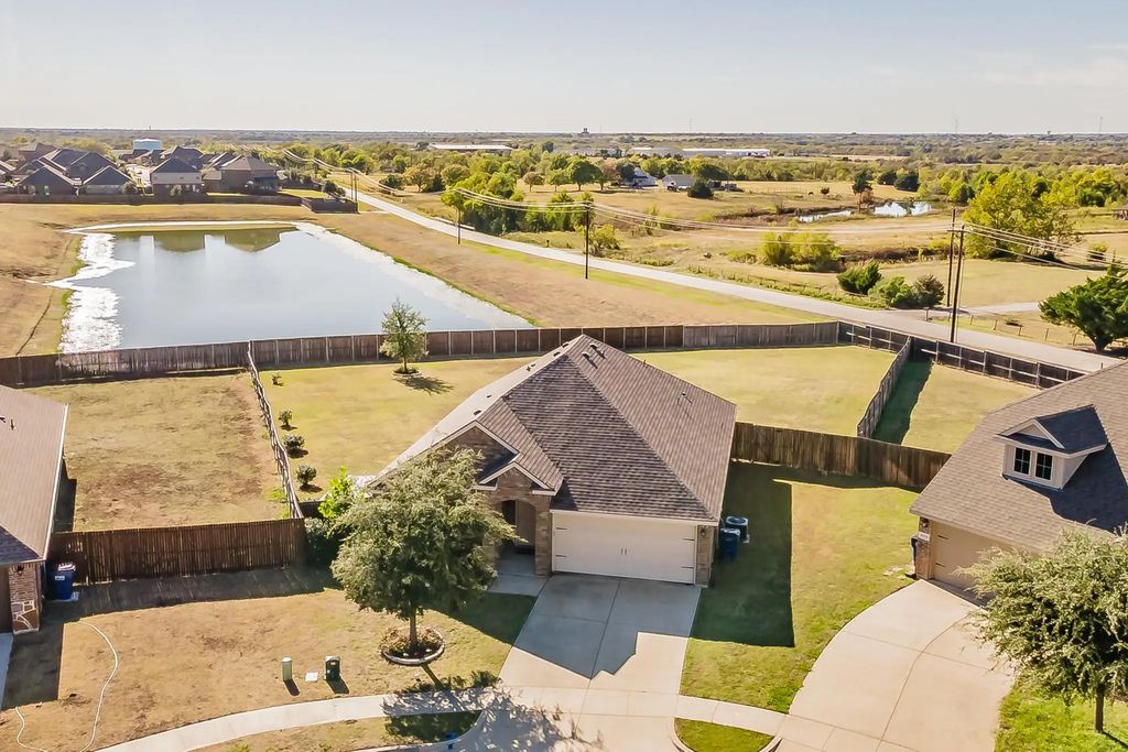 2465 Willard Way, Forney