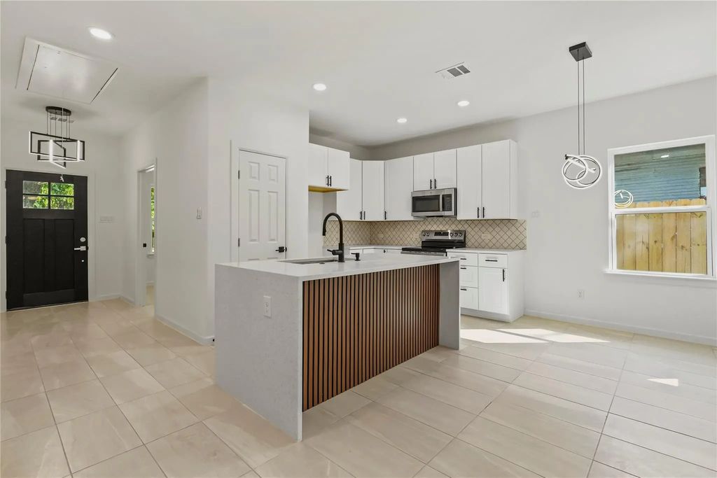 2227 Stoneman Street, Dallas