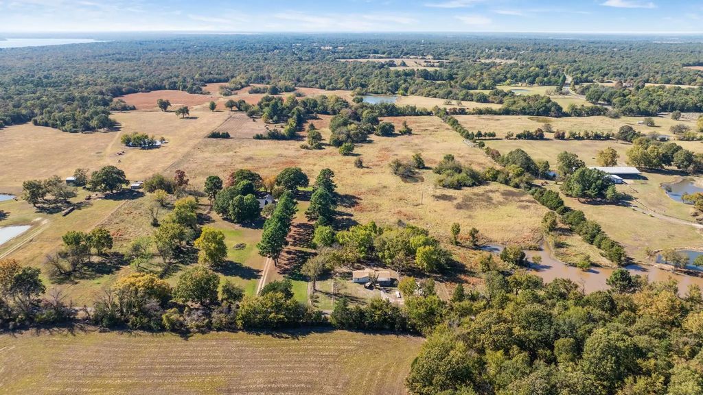 378 County Road 35840 S, Arthur City