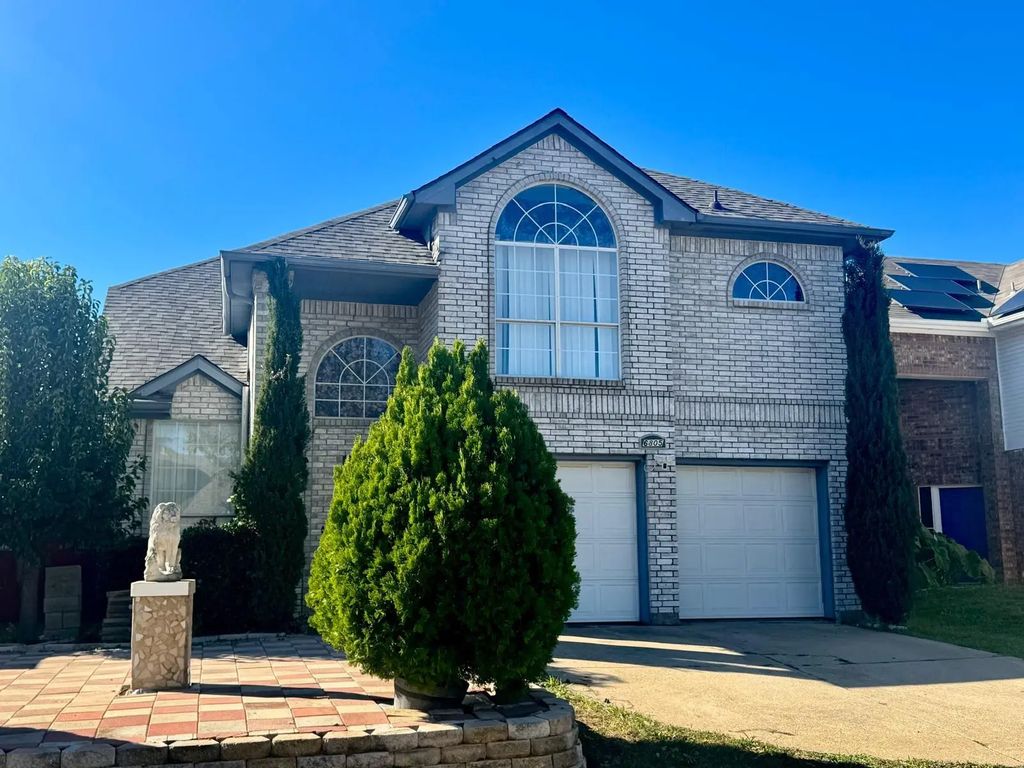 6805 Canoe Lane, Plano