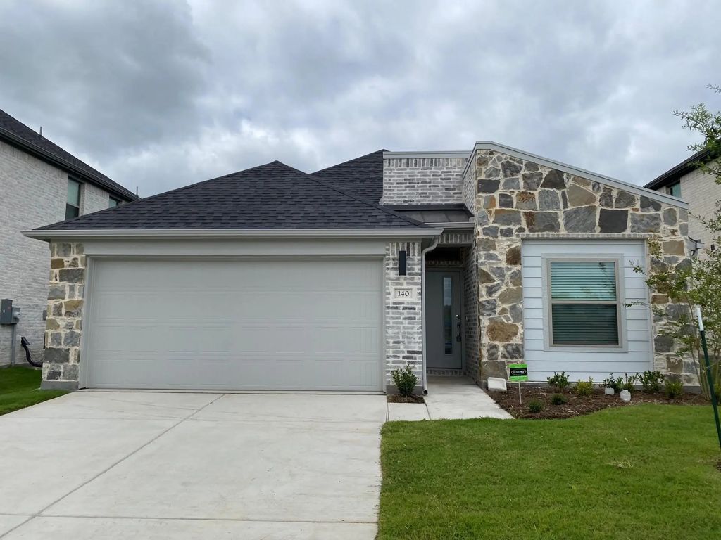 140 Mandarin Street, Forney