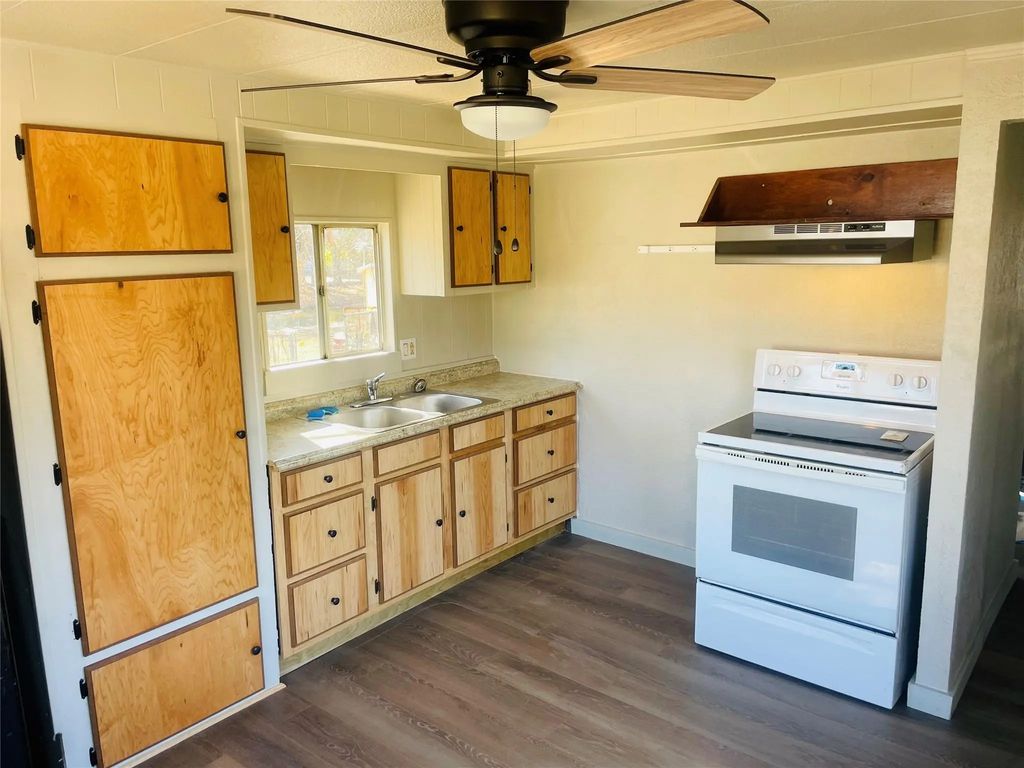 3178 Cr 3708, Wills Point