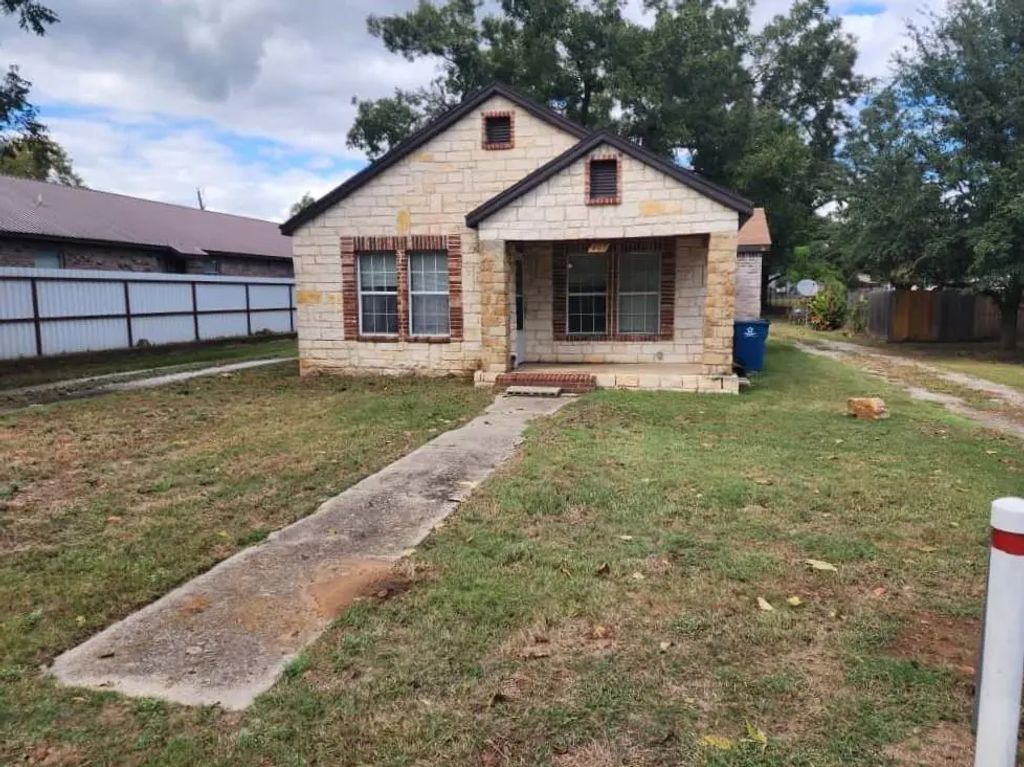 407 E Hughes Street, Collinsville
