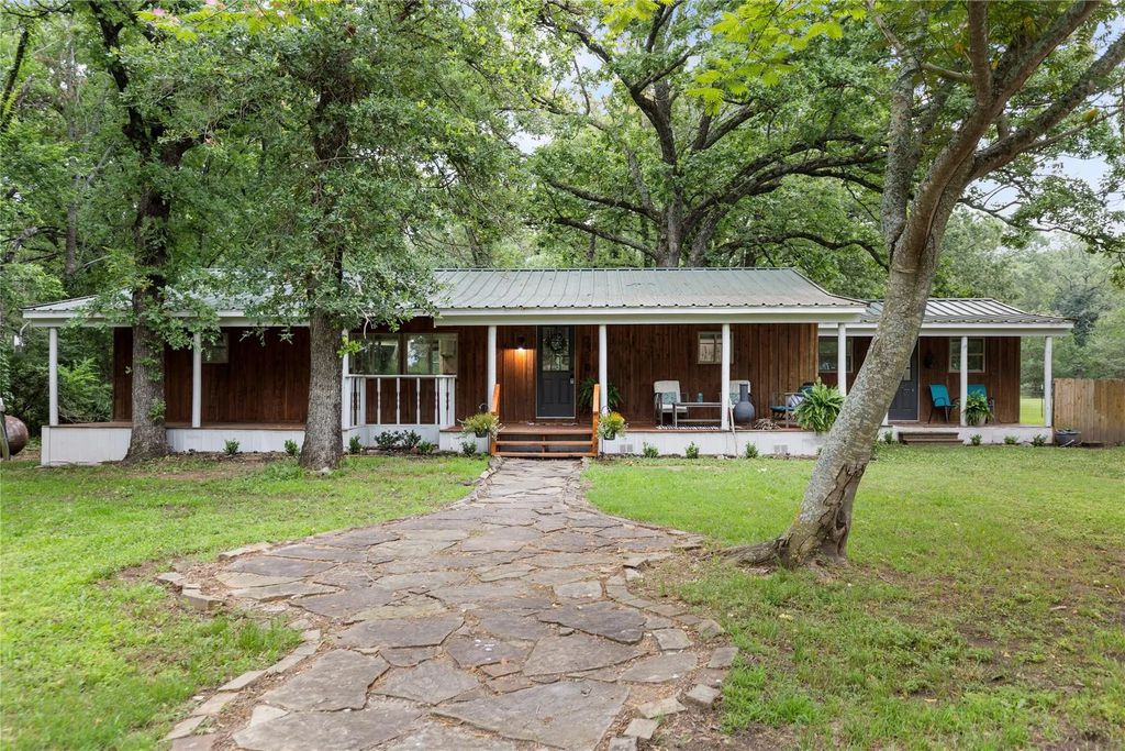2578 Rs County Road 2610, Alba