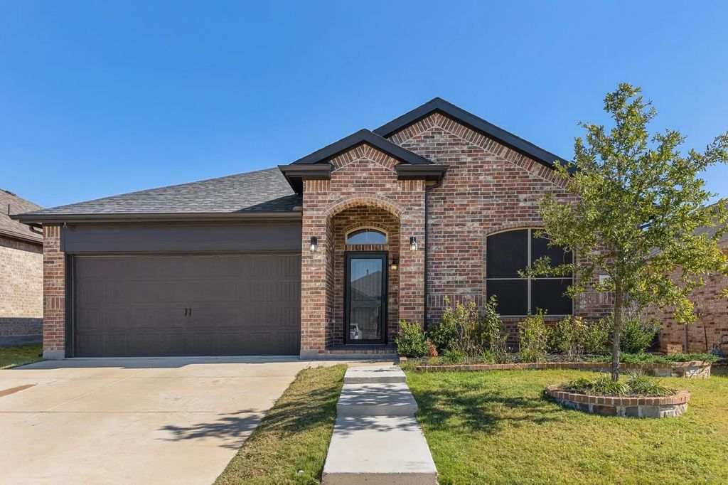 10200 Saltbrush Street, Fort Worth