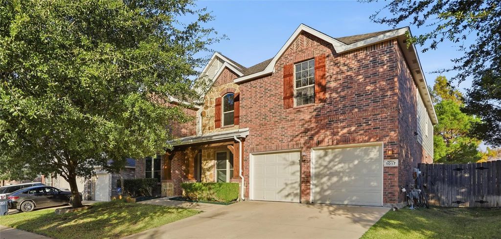 1017 Long Pointe Avenue, Fort Worth