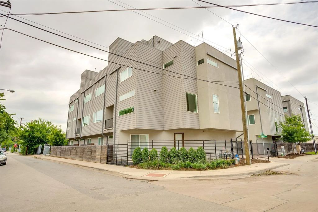1205 Hyde Court, Dallas