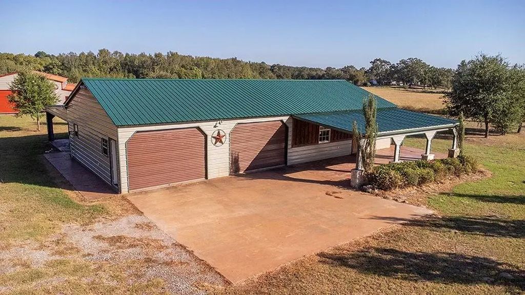 3493 S Fm 17, Alba