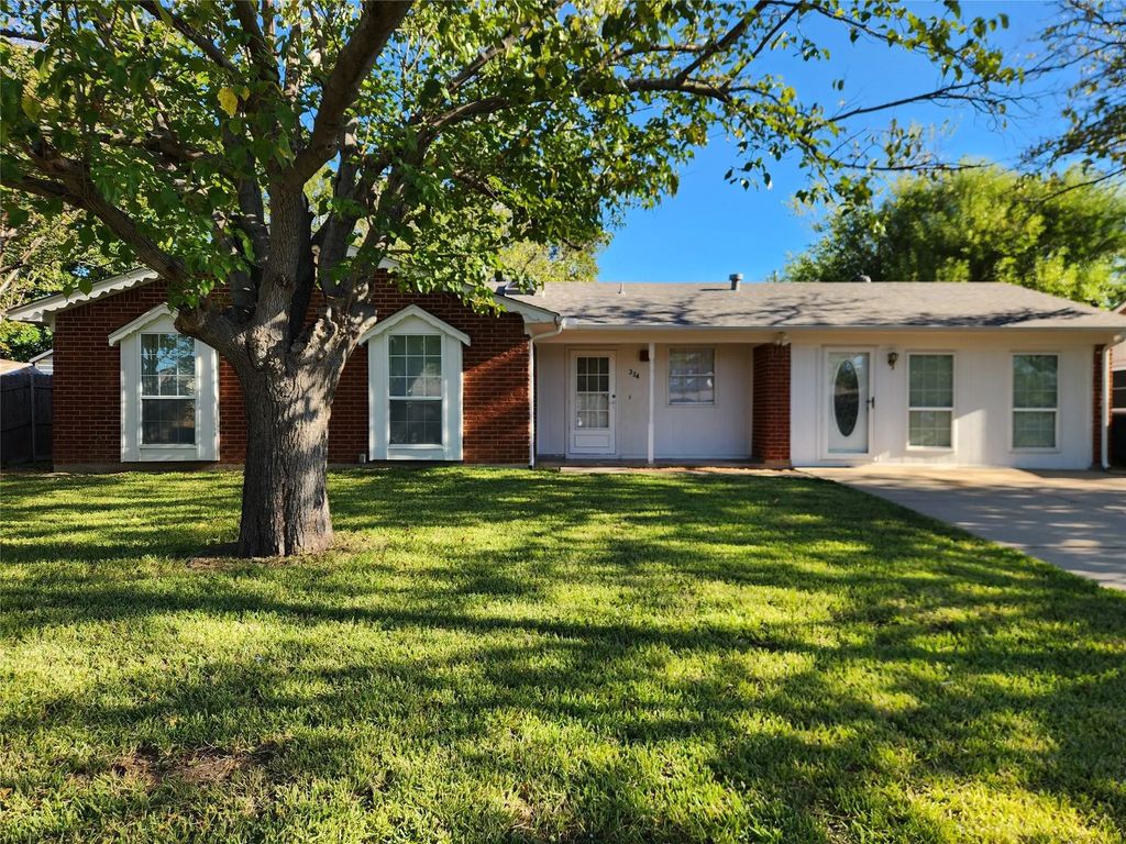 334 Michael Drive, Burleson