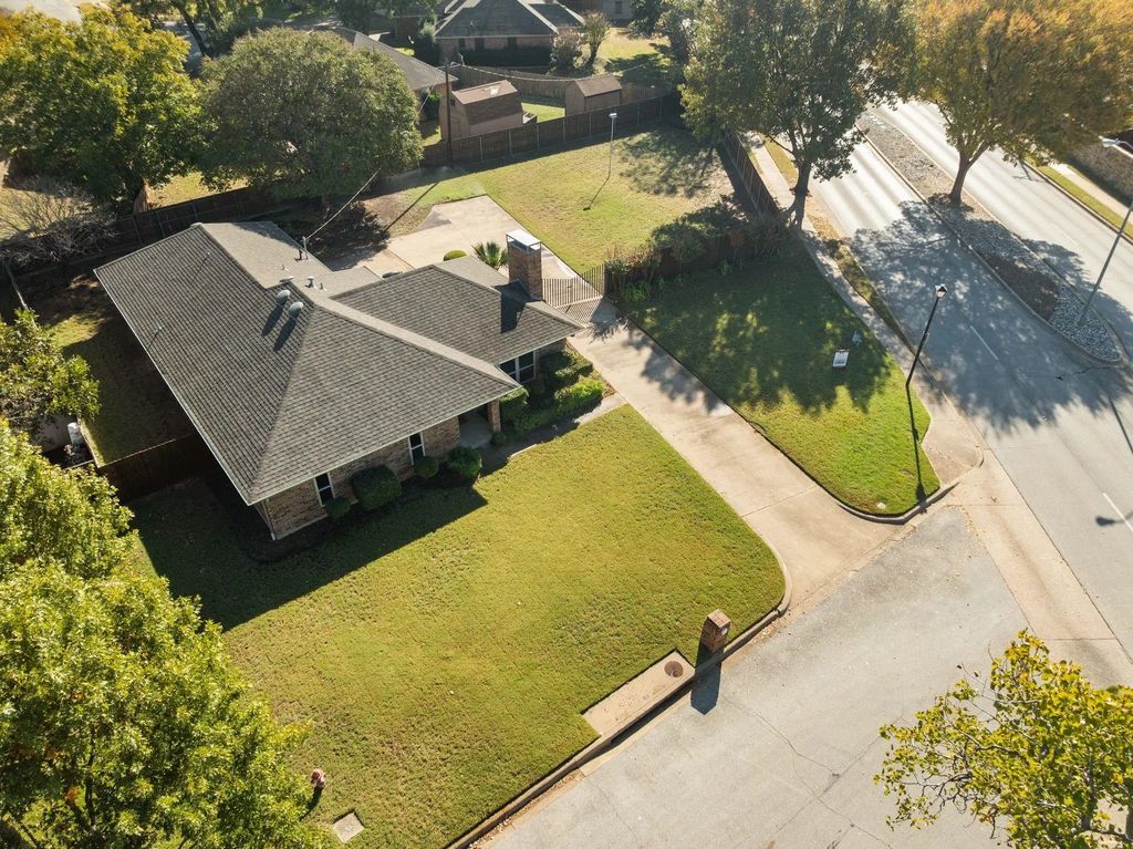 2002 Harwell Street, Grapevine