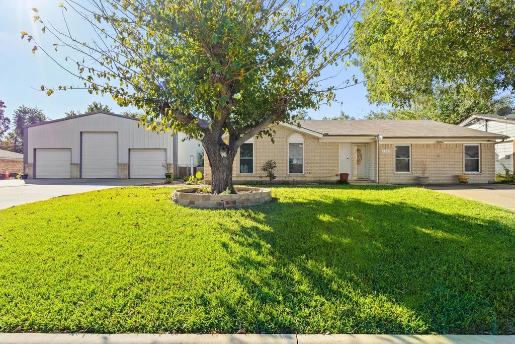 2309 January Lane, Grand Prairie
