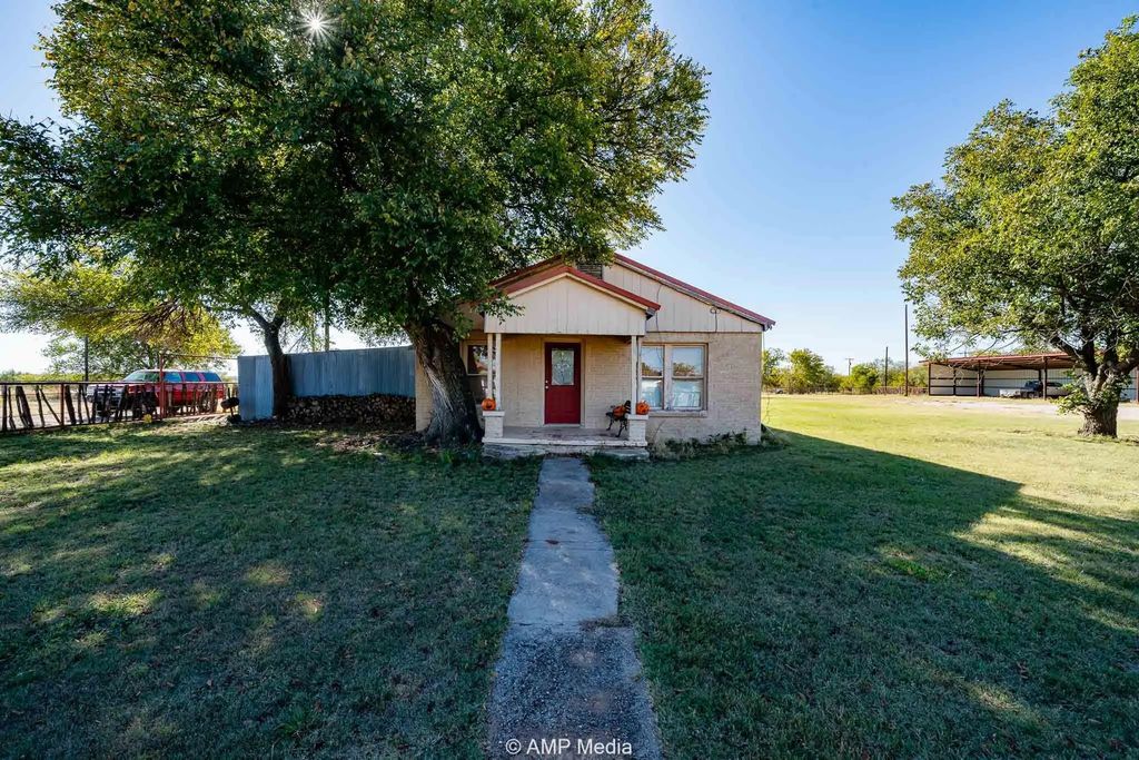 507 E Chestnut, Throckmorton