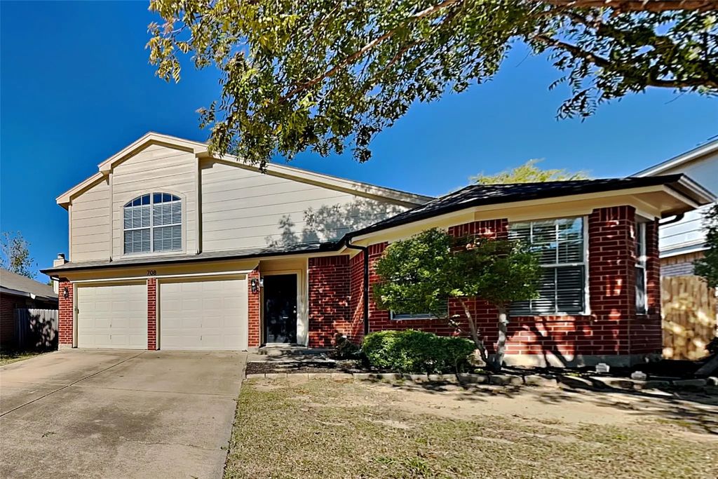 708 Hummingbird Trail, Saginaw