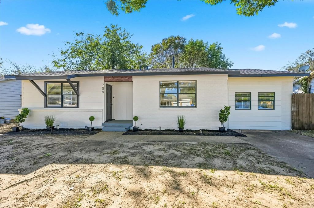 704 Tanglewood Drive, Hurst