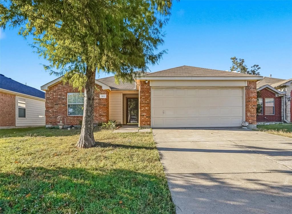 1011 Hampton Drive, Forney