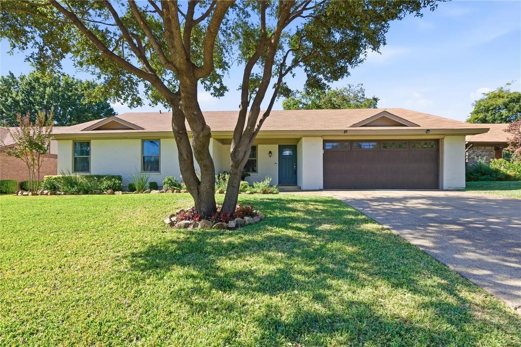 5813 Steeplewood Drive, North Richland Hills