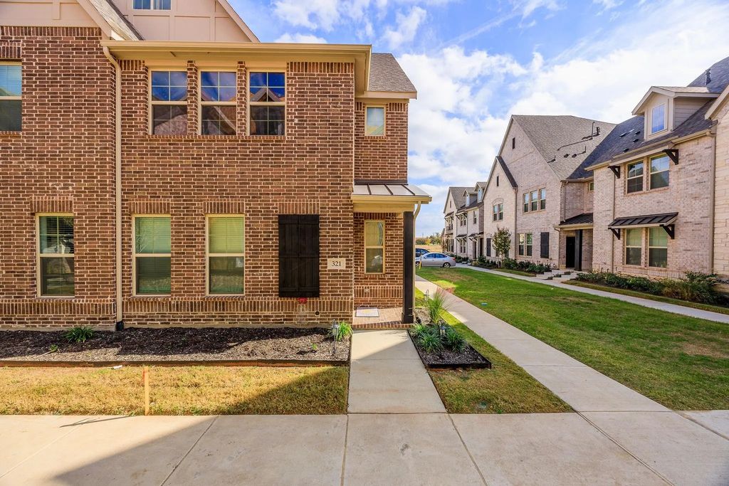 321 Baker Drive, Plano