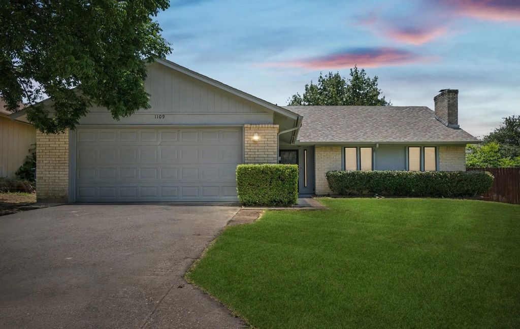 1109 Paluxy Court, Flower Mound