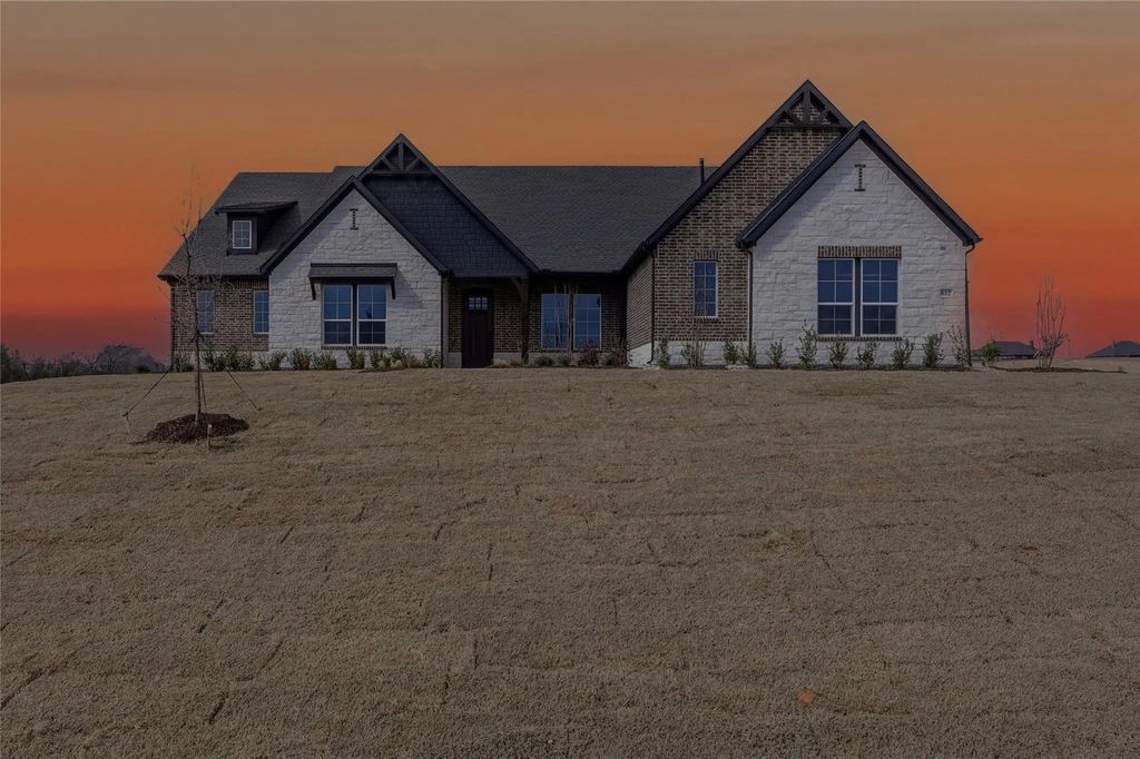 812 Valley Ridge Road, Van Alstyne