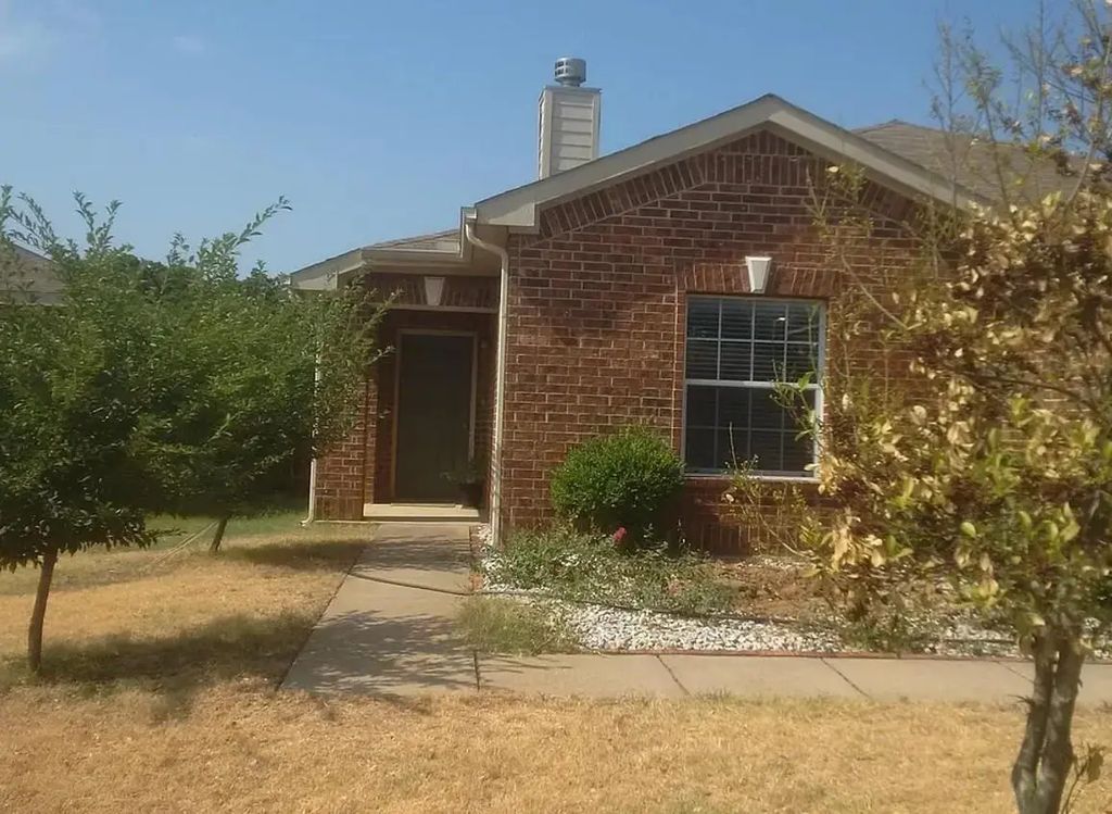 8032 Brook Ridge Drive, Fort Worth