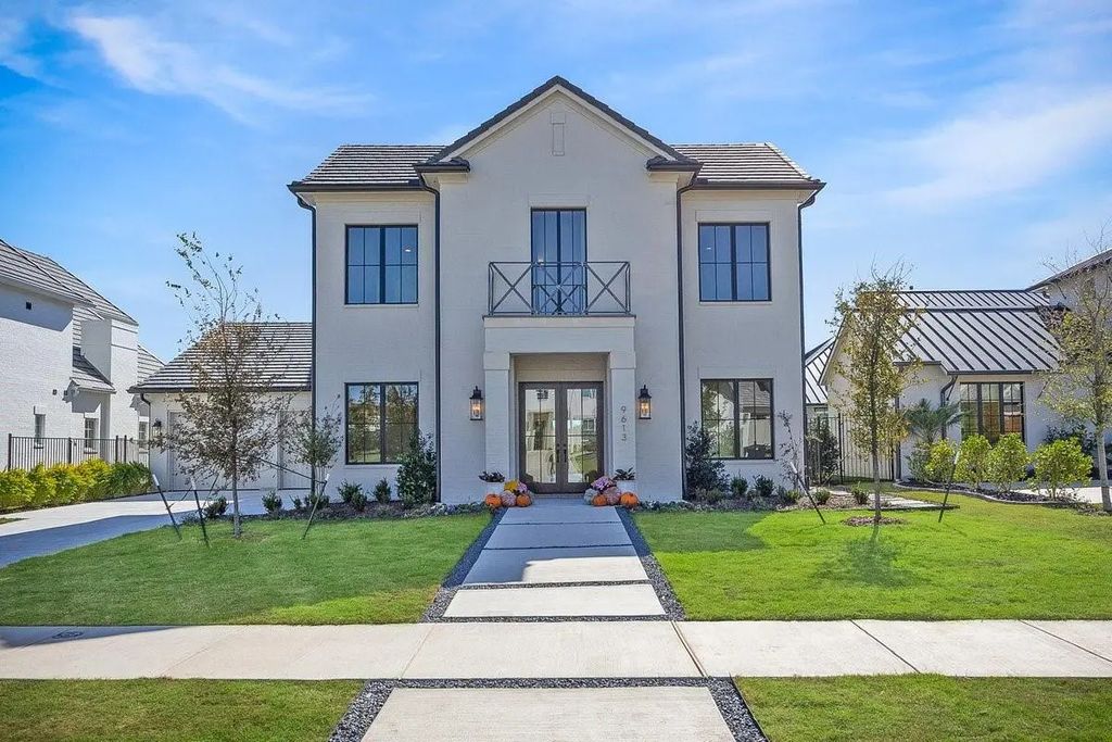9613 Latour Lane, Fort Worth