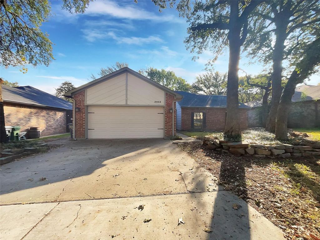 3605 Bayshore Drive, Arlington