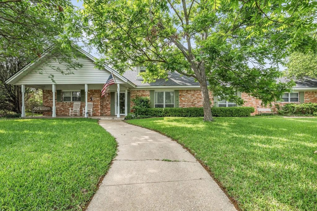 5601 Woodcastle Street, Waco