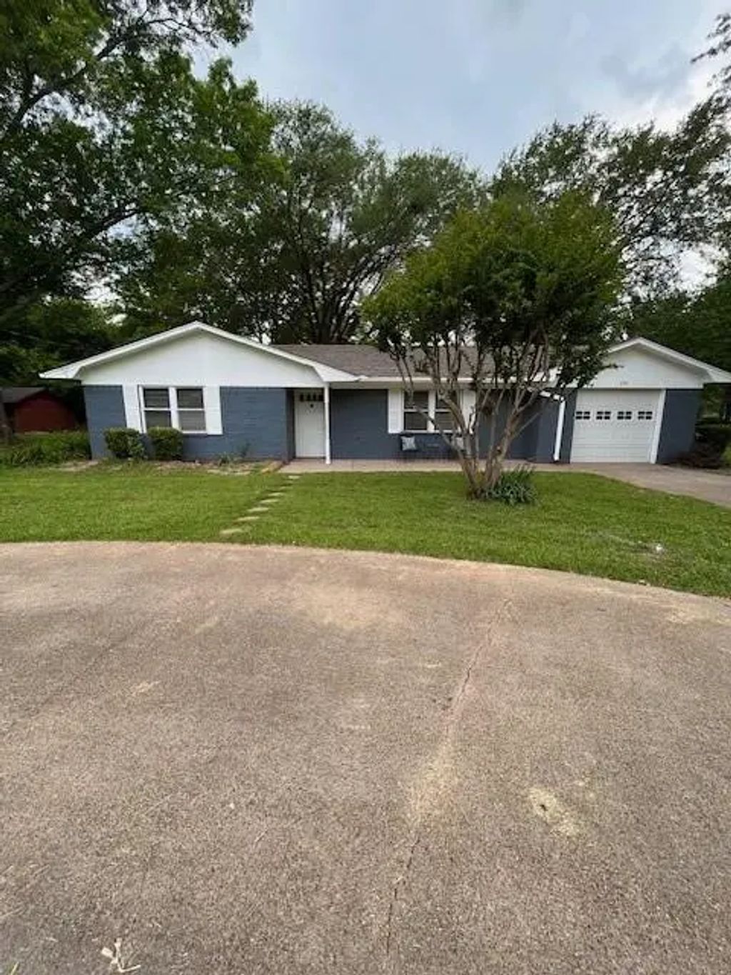 179 Chestnut Drive, Van