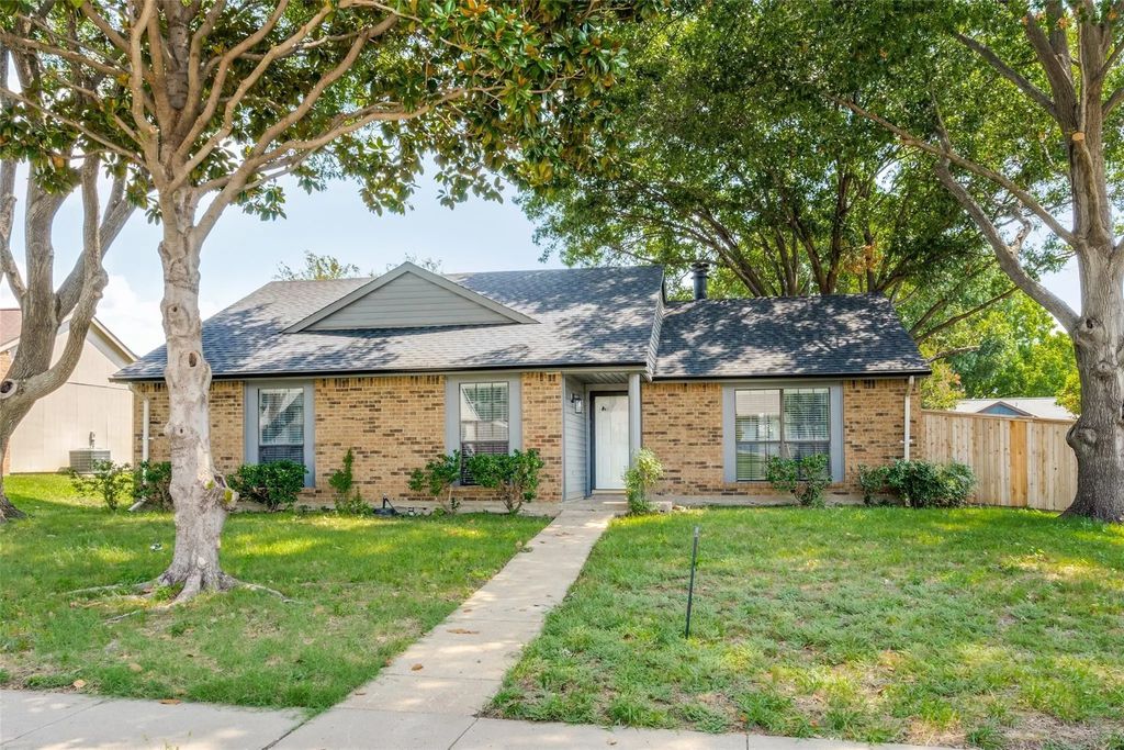 7904 Simpkins Place, Plano