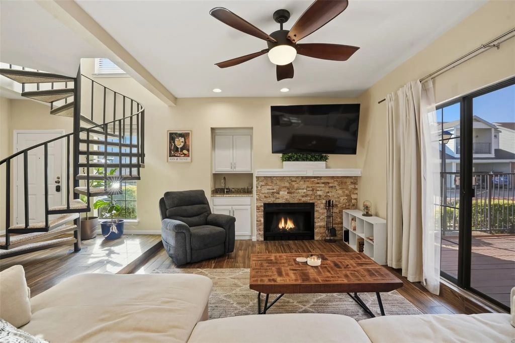 5100 Verde Valley Lane 114, Dallas