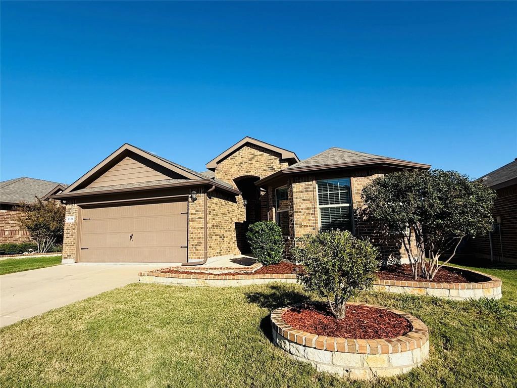 9328 Castorian Drive, Fort Worth