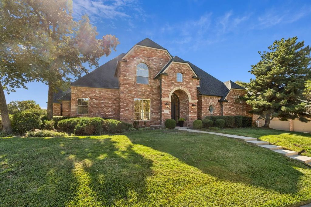 203 Polo Trail, Colleyville