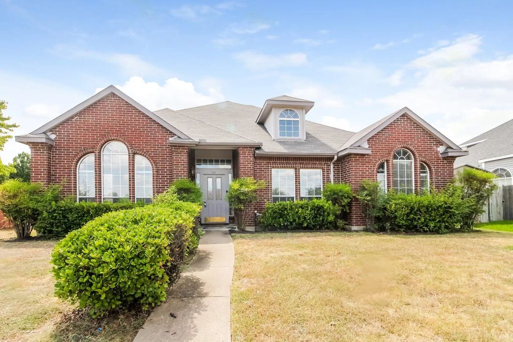 101 Chapel Hill Drive, DeSoto