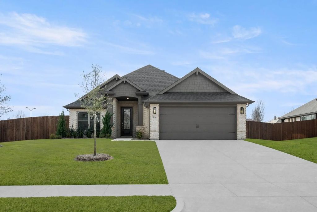 272 Sparkling Springs Drive, Waxahachie