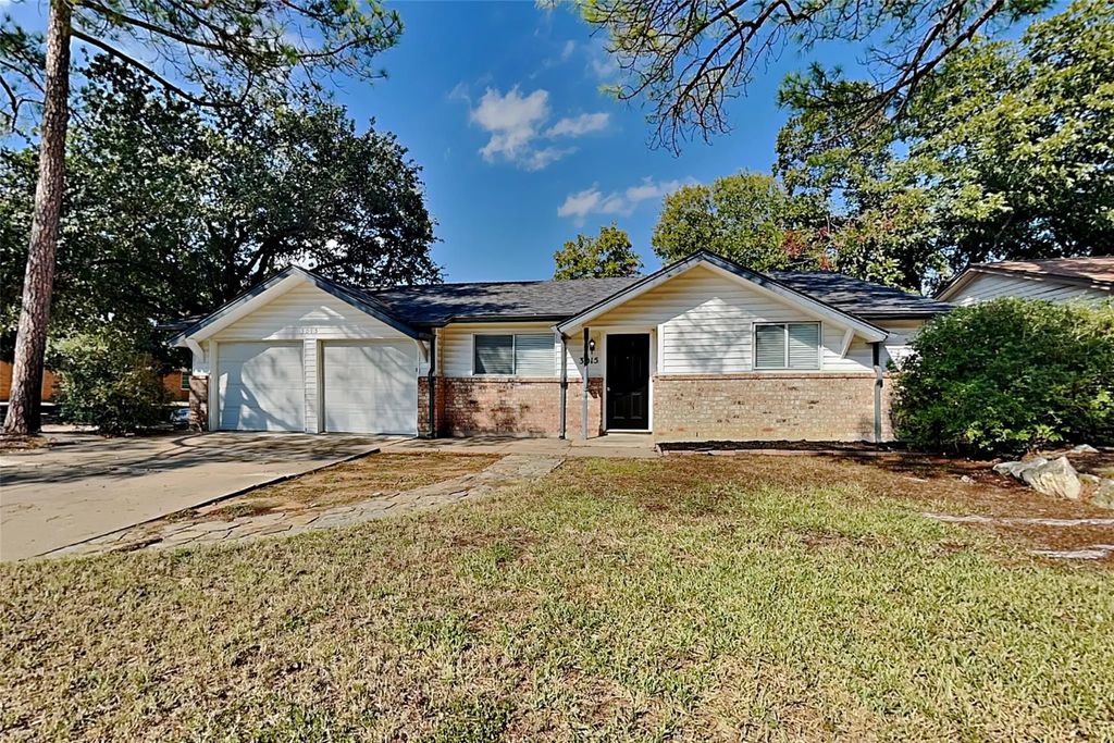 3015 Lisa Lane, Arlington