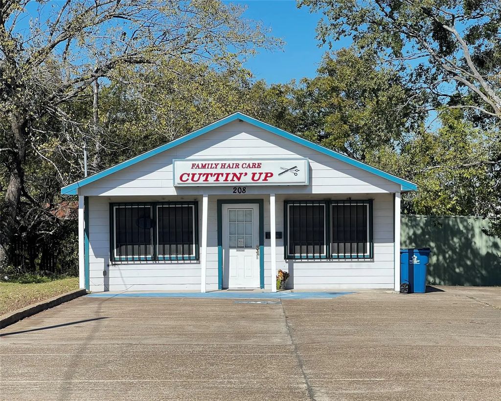 208 W 1st Avenue, Corsicana