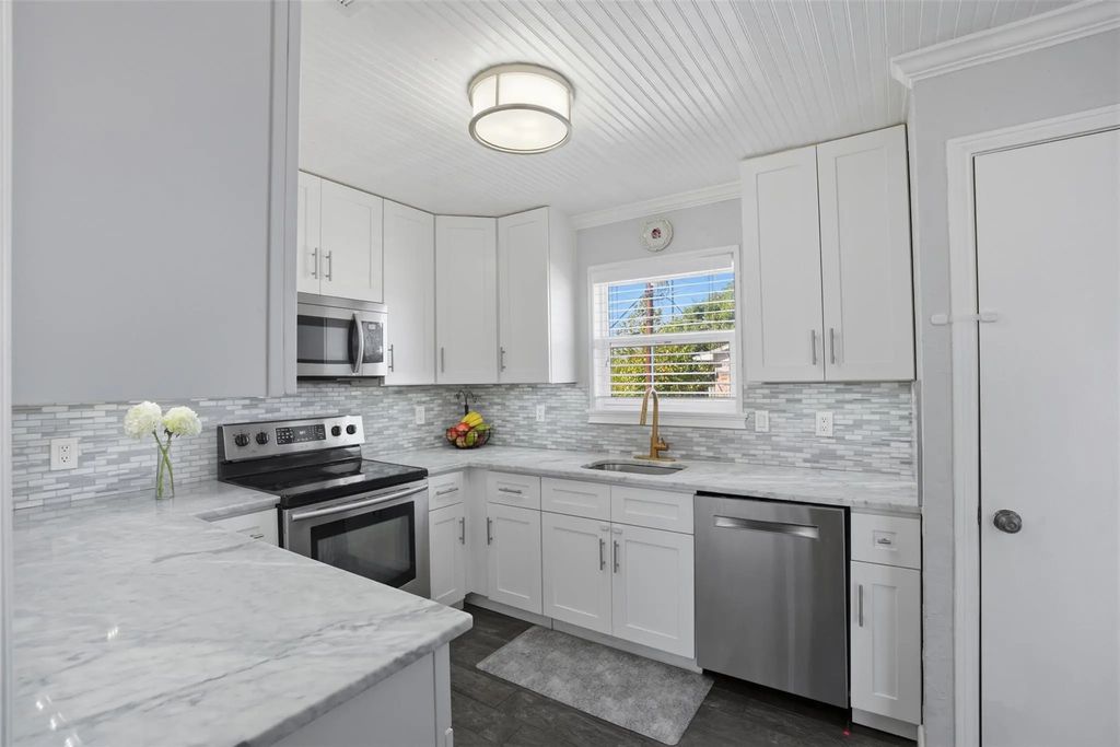 5805 Birchbrook Drive 201, Dallas