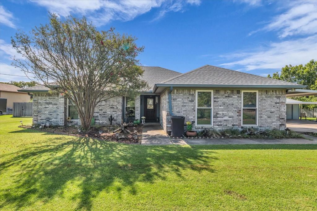 107 Fort Graham Circle, Waco