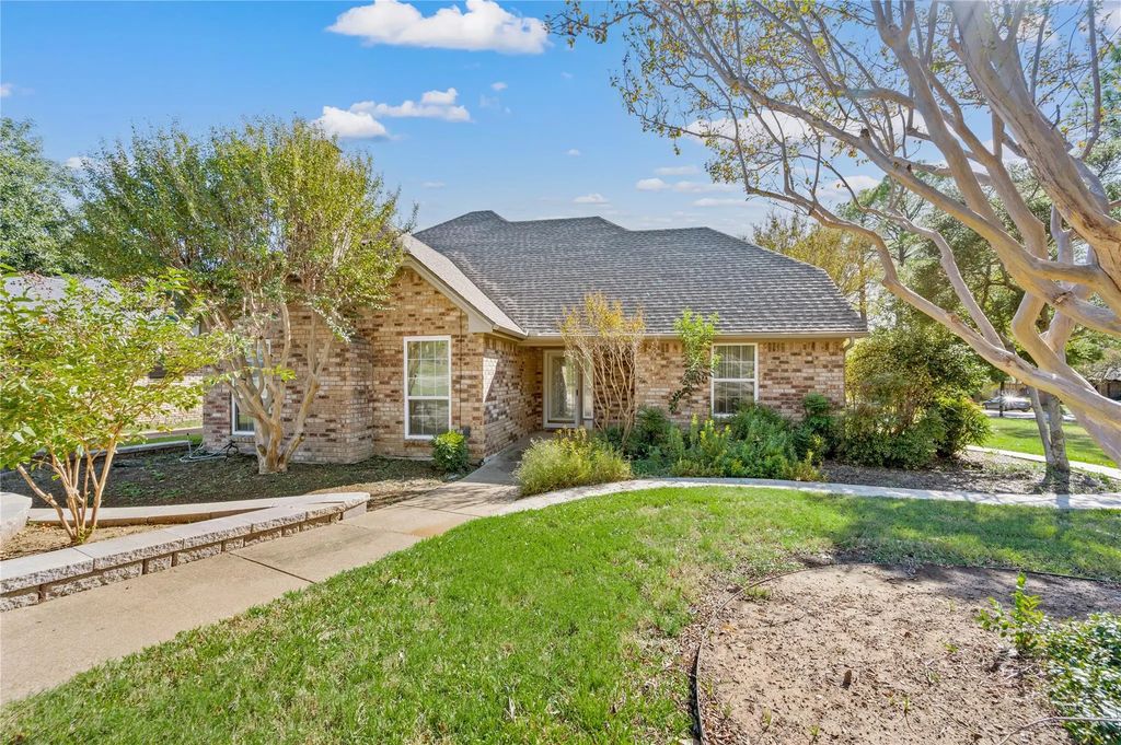 4614 Wooded Acres Drive, Arlington