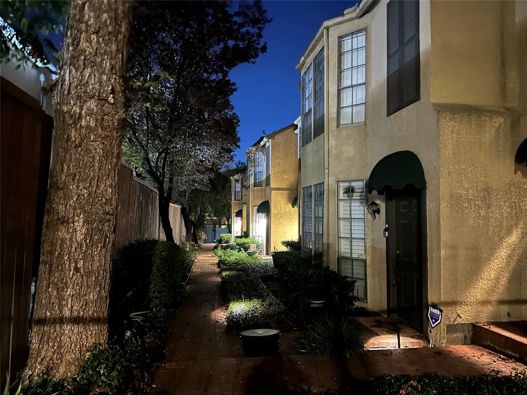 3919 Cole Avenue 105, Dallas