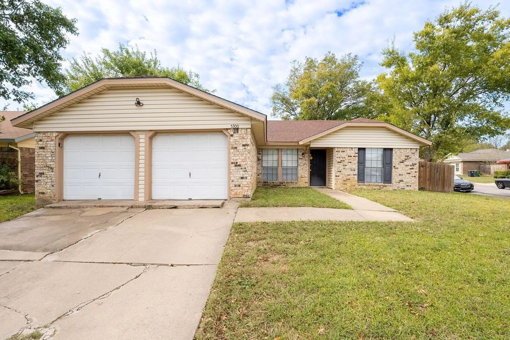 5300 Virburnum Court, Arlington