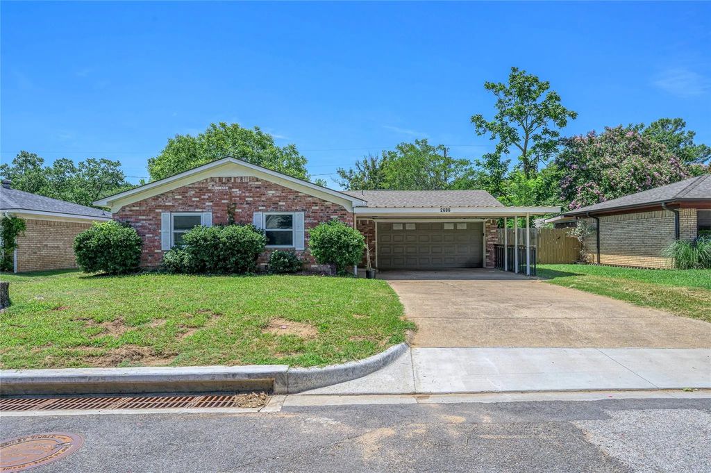 2606 Easy Street, Denison