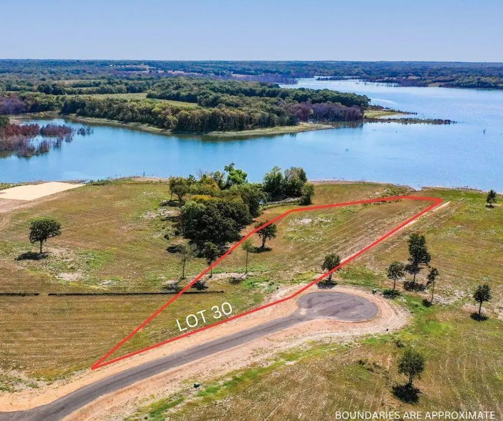 371 Lakewood Lane, Honey Grove