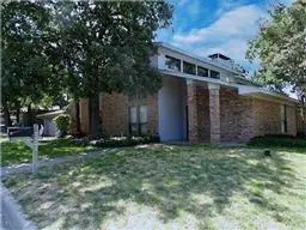7520 Windhaven Road, North Richland Hills