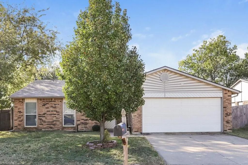 4221 Sweetgum Way, Fort Worth