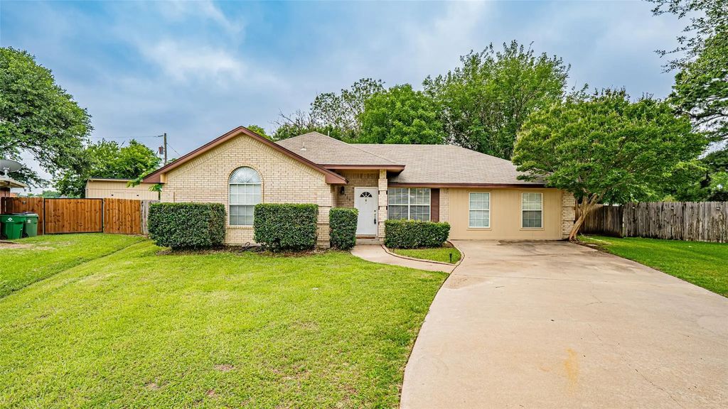 906 Pear Court, Joshua